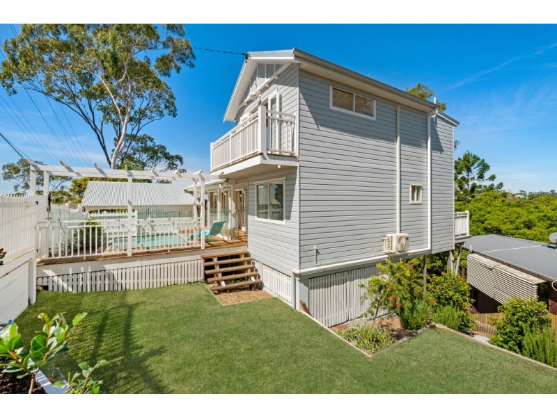 2 Stuartholme Road, Bardon QLD 4065