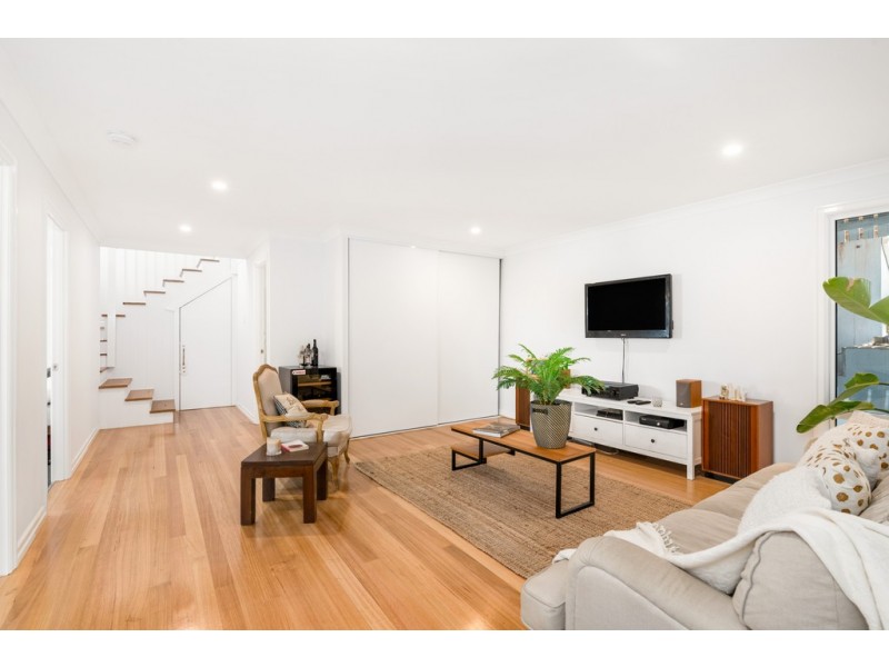 2 Stuartholme Road, Bardon QLD 4065