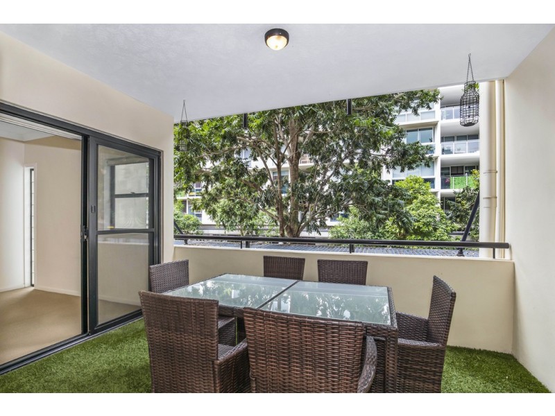 4/120 Commercial Road, Teneriffe QLD 4005