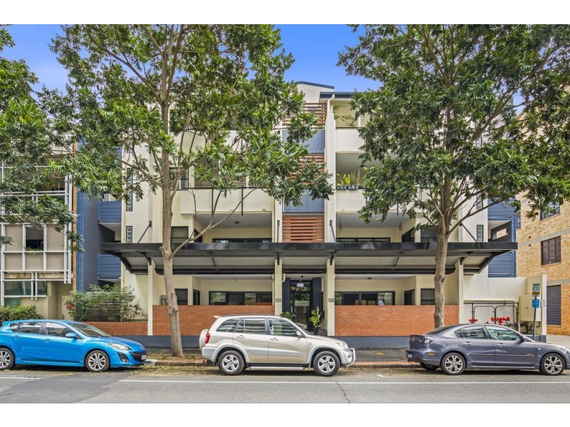 4/120 Commercial Road, Teneriffe QLD 4005