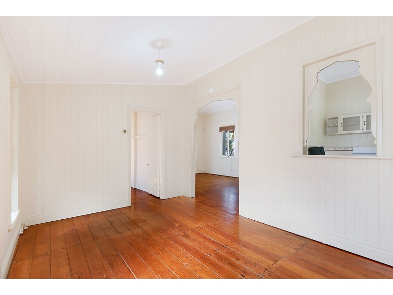 17 Blaxland Street, Milton QLD 4064