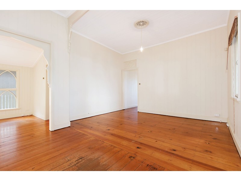 17 Blaxland Street, Milton QLD 4064