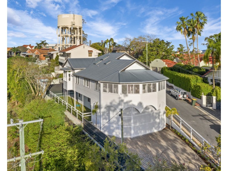 8 Garfield Drive, Paddington QLD 4064