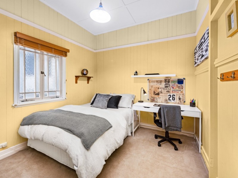 73 Kauri Road, Ashgrove QLD 4060