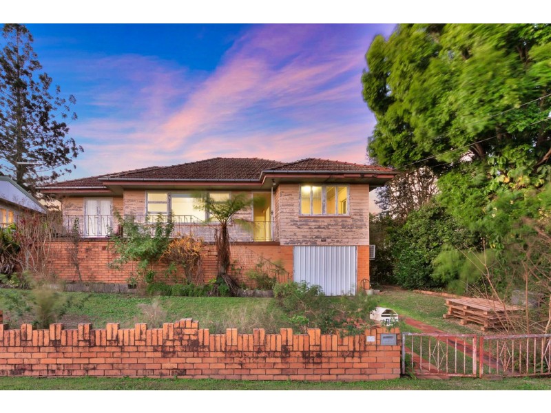 17 Yates Avenue, Ashgrove QLD 4060