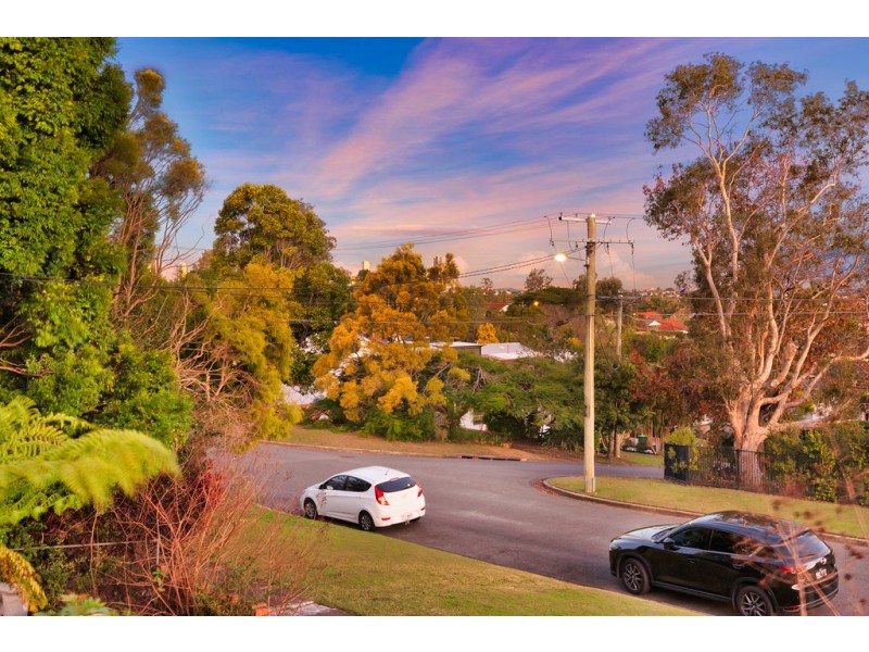 17 Yates Avenue, Ashgrove QLD 4060