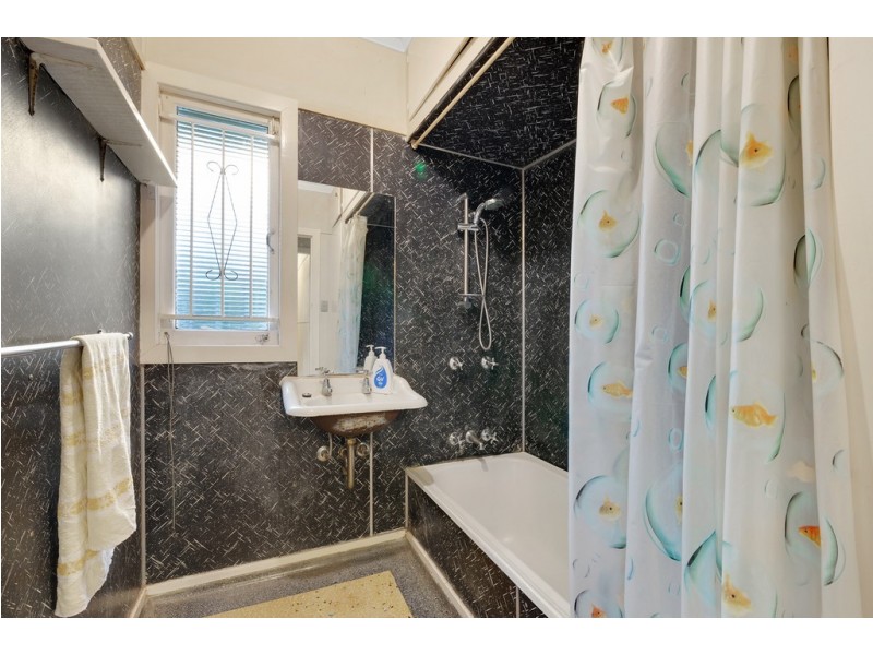 17 Yates Avenue, Ashgrove QLD 4060