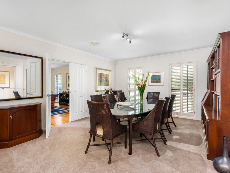 31 Brompton Place, Brookfield QLD 4069