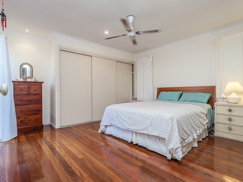 32 Thorpe Street, Indooroopilly QLD 4068