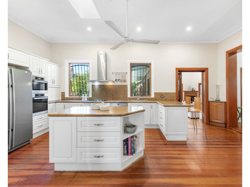 42 Queens Road, Clayfield QLD 4011