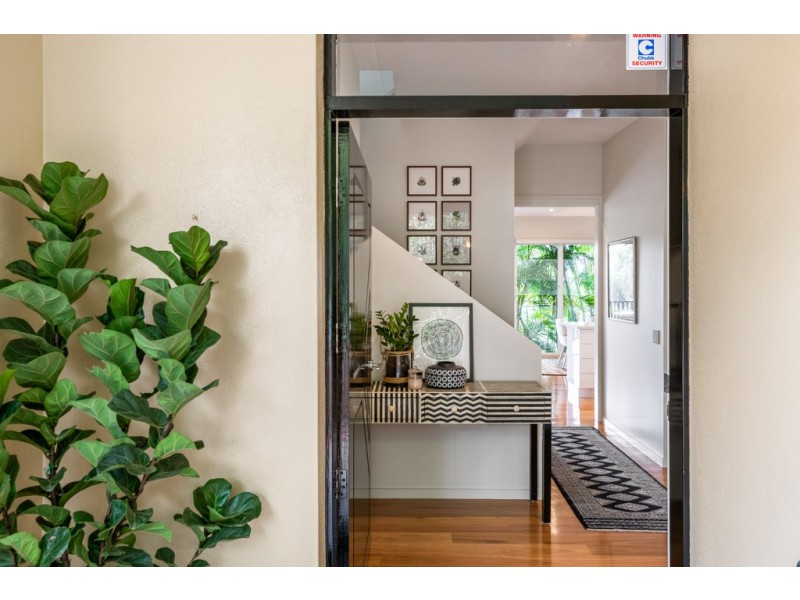 46 Dudley Street, Bardon QLD 4065