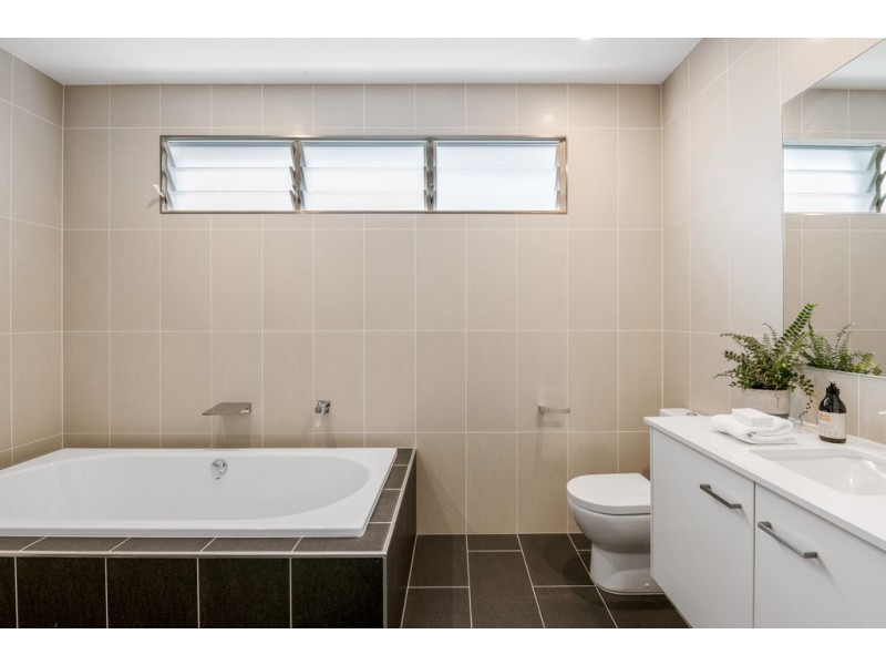 46 Dudley Street, Bardon QLD 4065