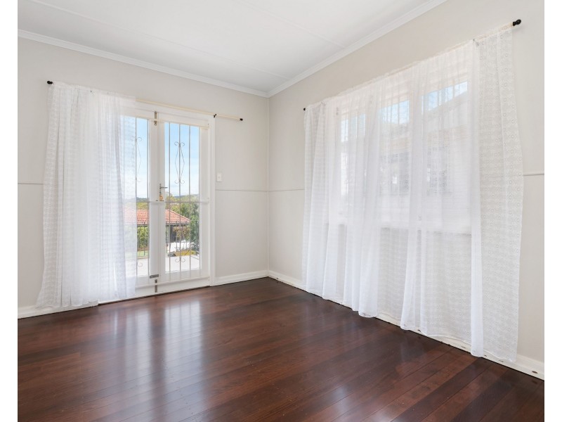 17 Yates Avenue, Ashgrove QLD 4060