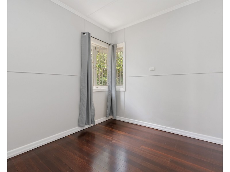 17 Yates Avenue, Ashgrove QLD 4060