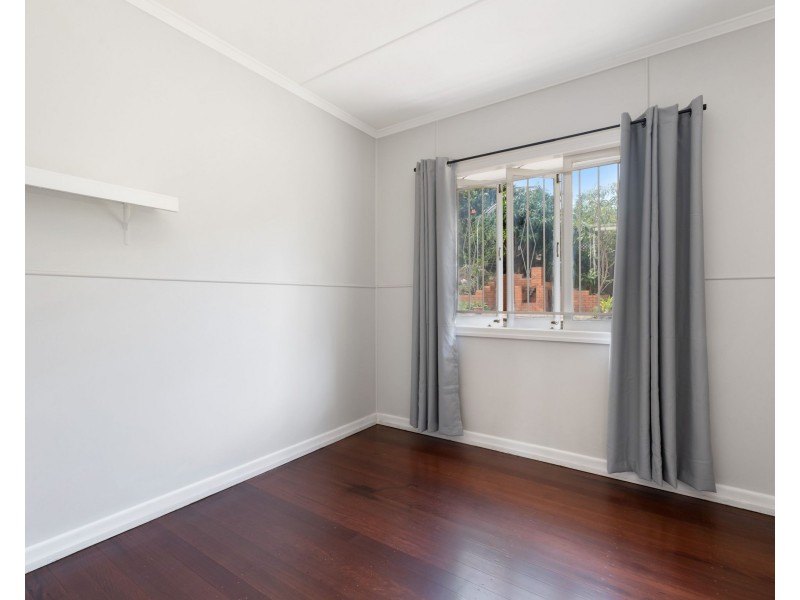 17 Yates Avenue, Ashgrove QLD 4060