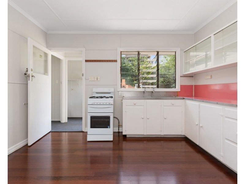 17 Yates Avenue, Ashgrove QLD 4060