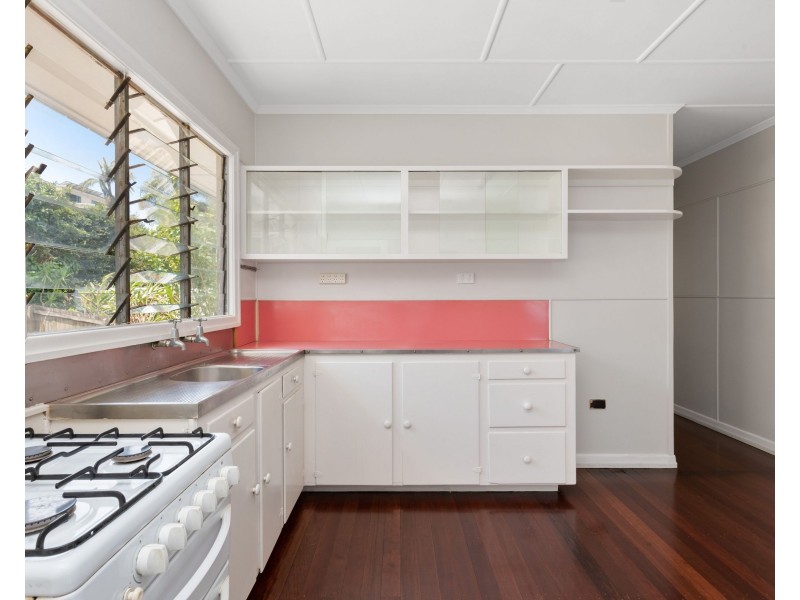 17 Yates Avenue, Ashgrove QLD 4060