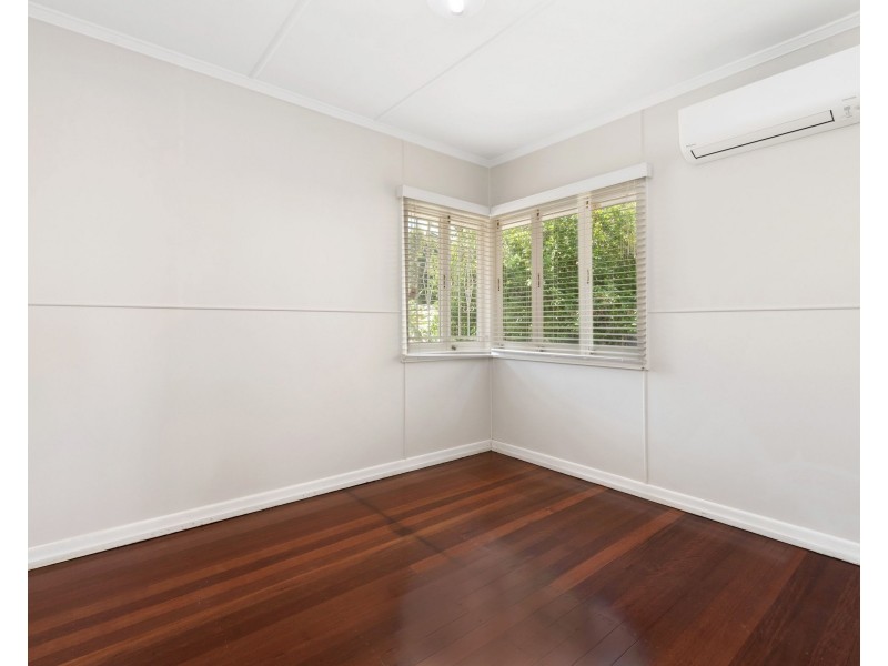 17 Yates Avenue, Ashgrove QLD 4060