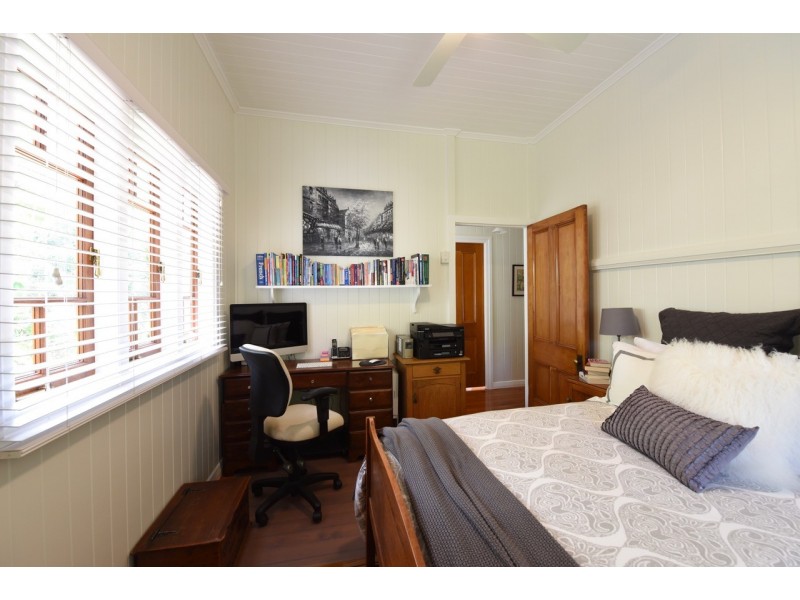 20 Devonshire Street, Ashgrove QLD 4060