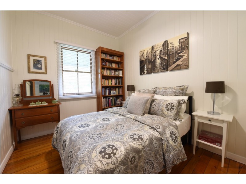 20 Devonshire Street, Ashgrove QLD 4060