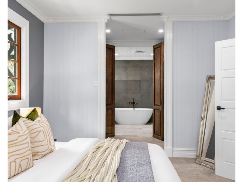 100 Alexandra Street, Bardon QLD 4065