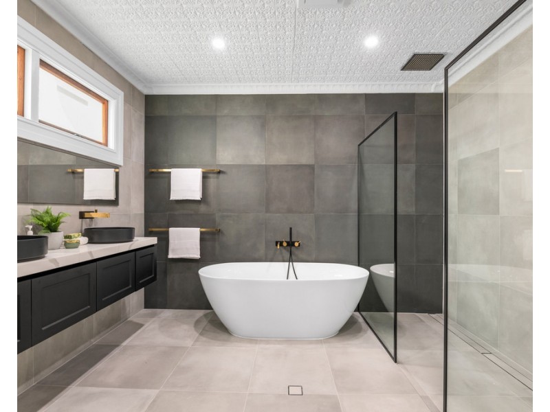 100 Alexandra Street, Bardon QLD 4065