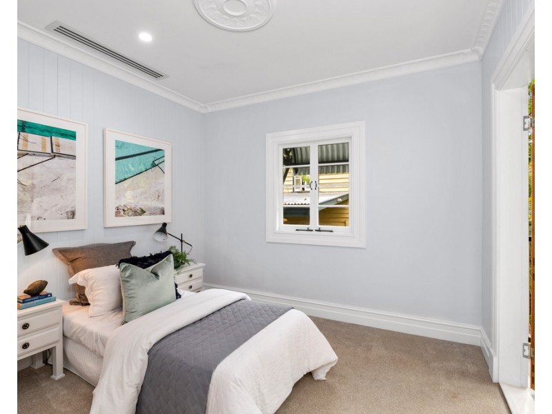 100 Alexandra Street, Bardon QLD 4065