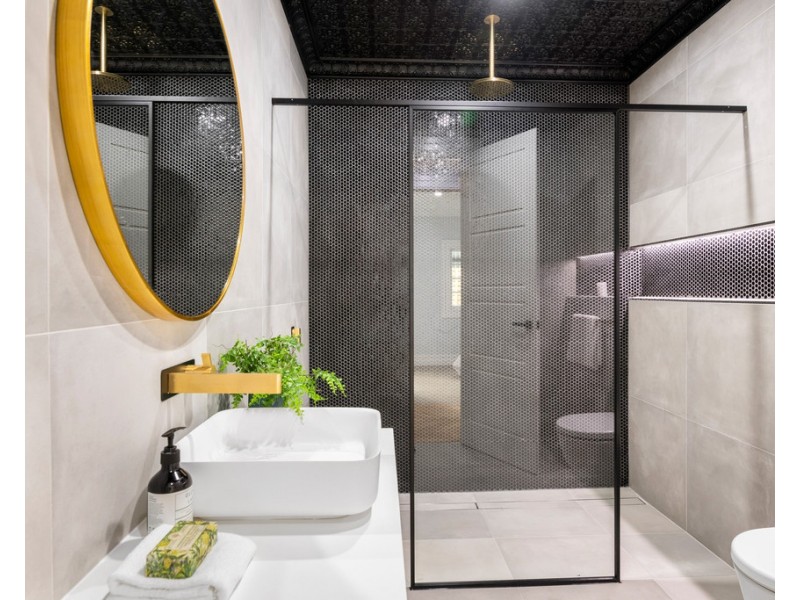 100 Alexandra Street, Bardon QLD 4065