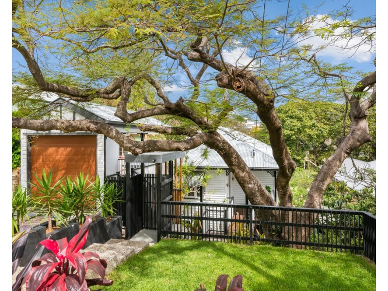 100 Alexandra Street, Bardon QLD 4065