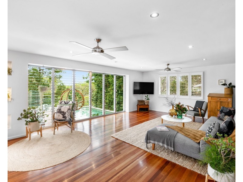 37 Outlook Crescent, Bardon QLD 4065