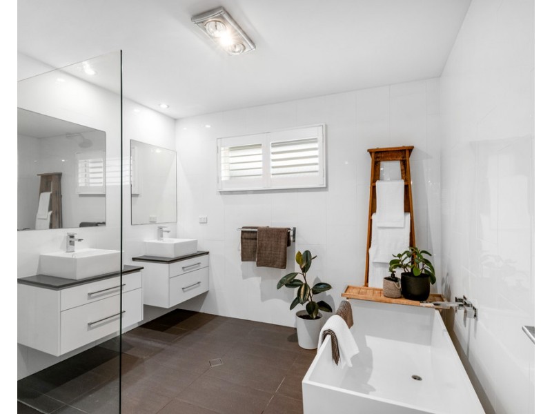 37 Outlook Crescent, Bardon QLD 4065