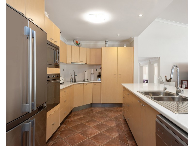 4 Angel Court, Eatons Hill QLD 4037