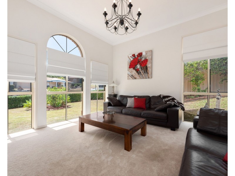 4 Angel Court, Eatons Hill QLD 4037