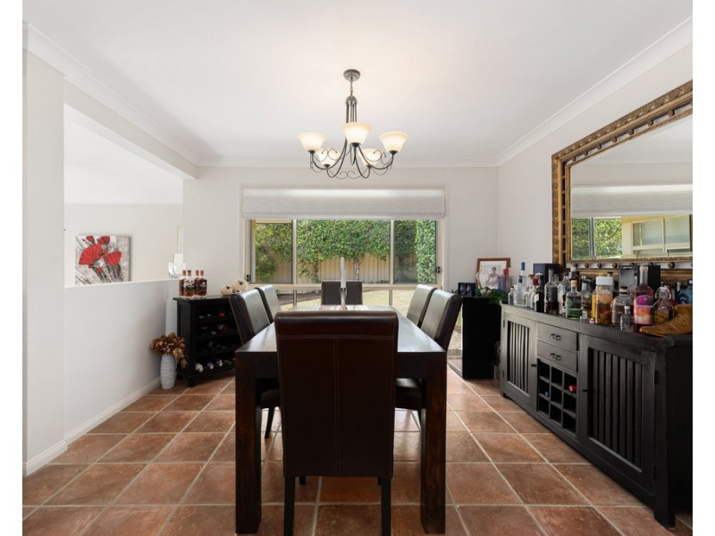 4 Angel Court, Eatons Hill QLD 4037