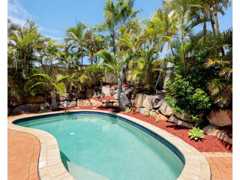 4 Angel Court, Eatons Hill QLD 4037