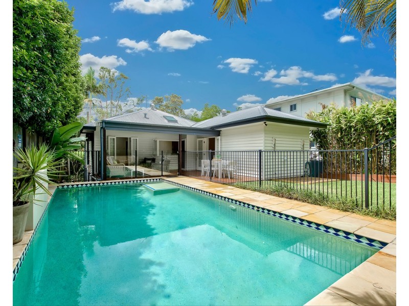 80 Dorrington Drive, Ashgrove QLD 4060