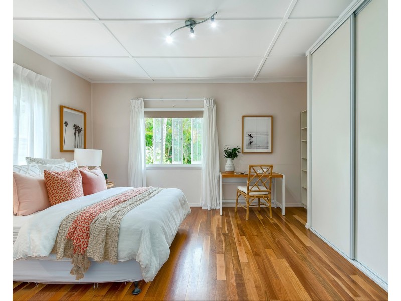 80 Dorrington Drive, Ashgrove QLD 4060