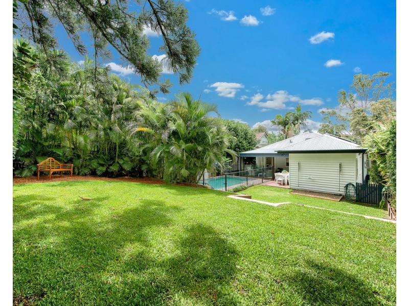 80 Dorrington Drive, Ashgrove QLD 4060