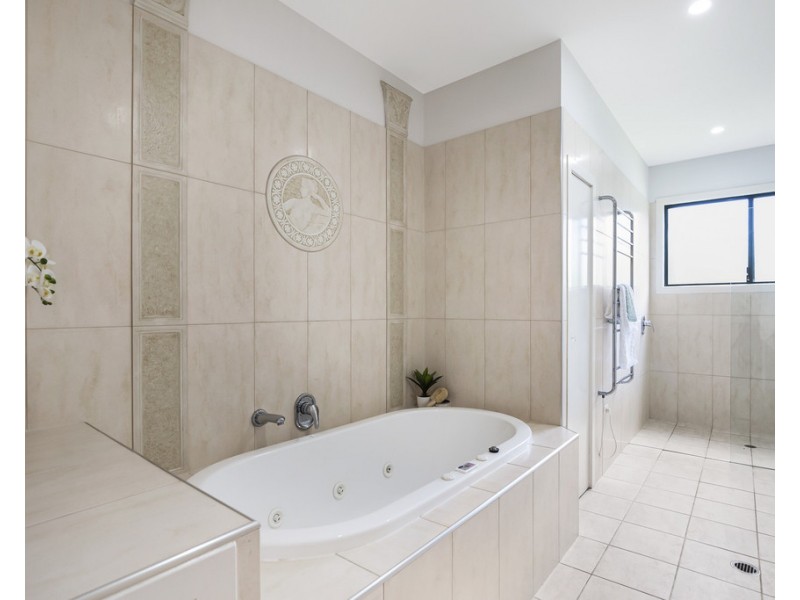 43 Lilley Road, Bardon QLD 4065