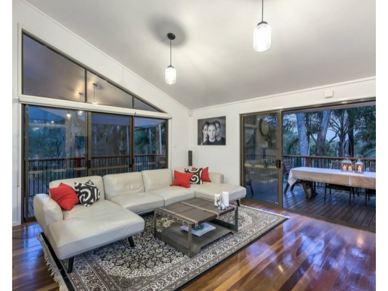 130 Simpsons Road, Bardon QLD 4065