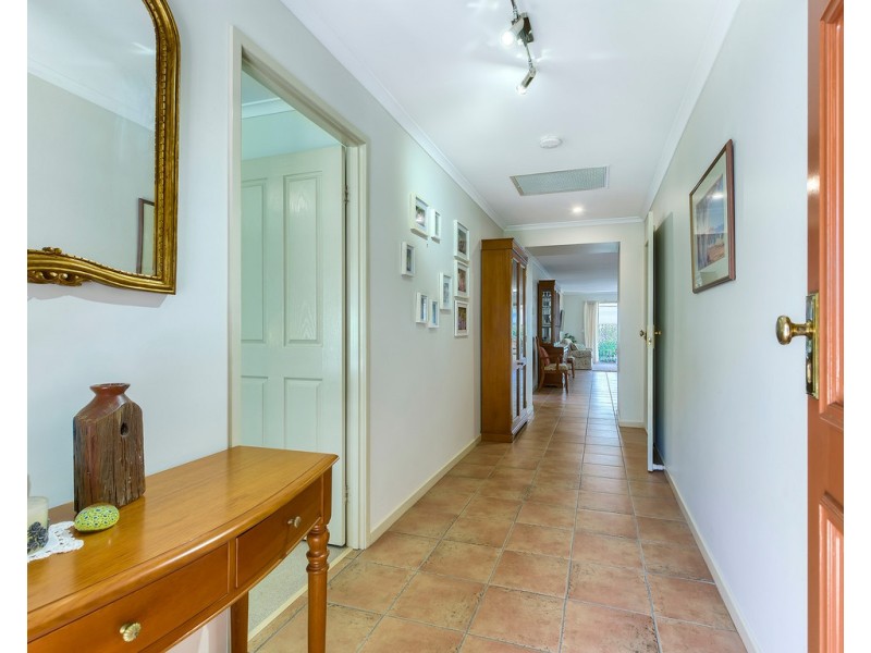 6 Benton Close, The Gap QLD 4061