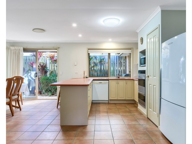 6 Benton Close, The Gap QLD 4061