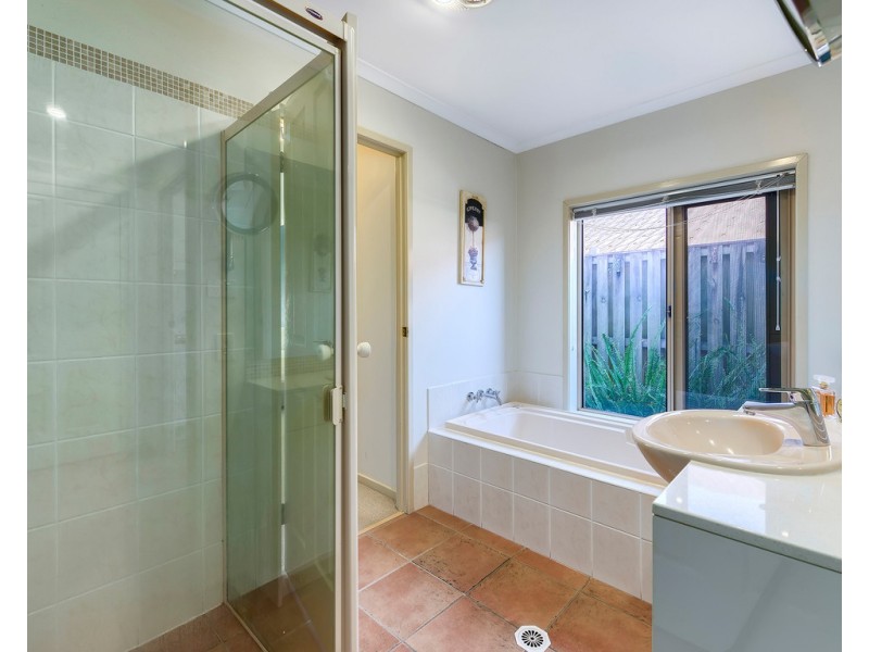 6 Benton Close, The Gap QLD 4061