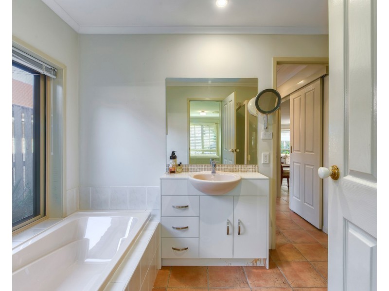 6 Benton Close, The Gap QLD 4061