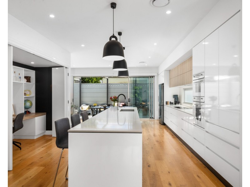 6 Fullerton Street, Red Hill QLD 4059