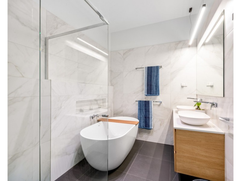 6 Fullerton Street, Red Hill QLD 4059