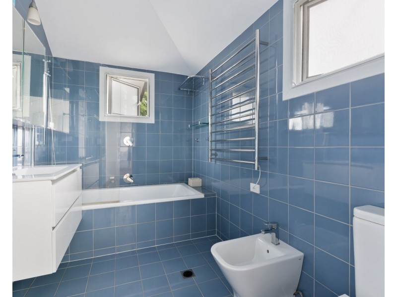 20 Hanworth Street, East Brisbane QLD 4169