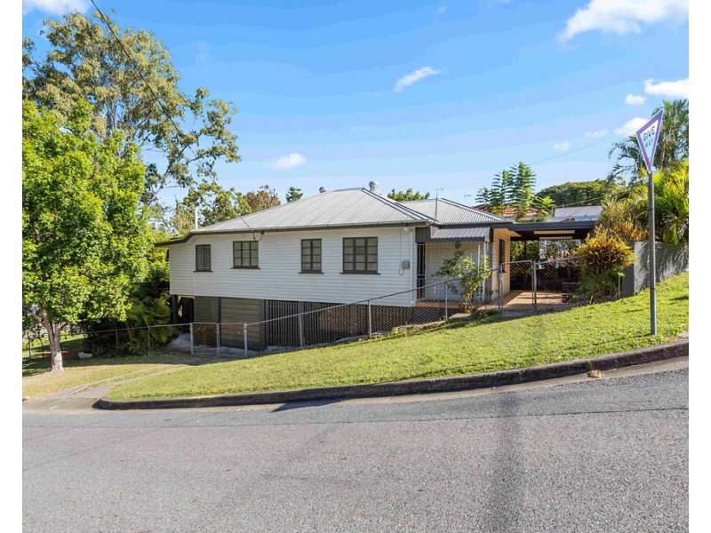 33 Brown Parade, Ashgrove QLD 4060