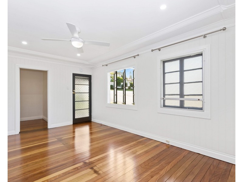 33 Brown Parade, Ashgrove QLD 4060