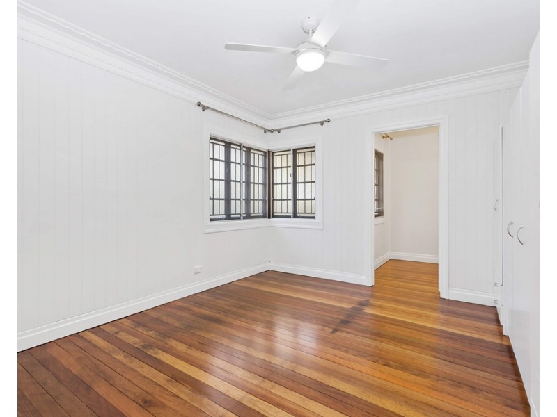 33 Brown Parade, Ashgrove QLD 4060